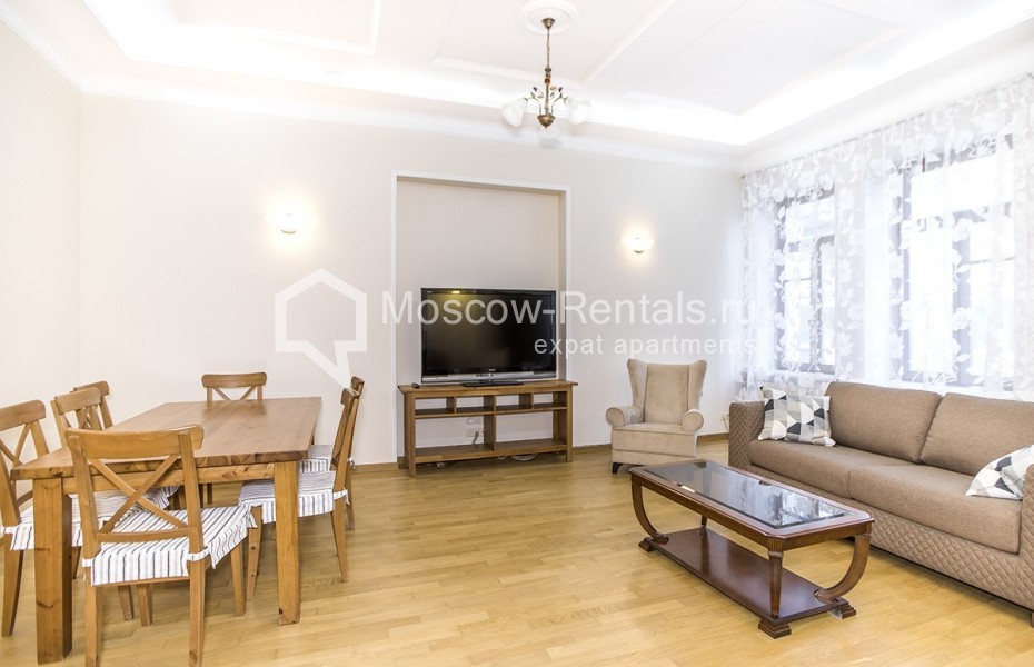 Photo #1 4-room (3 BR) apartment for <a href="http://moscow-rentals.ru/en/articles/long-term-rent" target="_blank">a long-term</a> rent
 in Russia, Moscow, Podsosenskyi lane, 5А