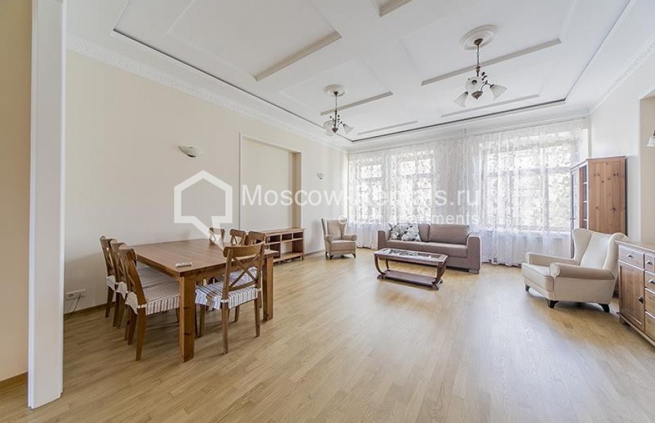 Photo #2 4-room (3 BR) apartment for <a href="http://moscow-rentals.ru/en/articles/long-term-rent" target="_blank">a long-term</a> rent
 in Russia, Moscow, Podsosenskyi lane, 5А