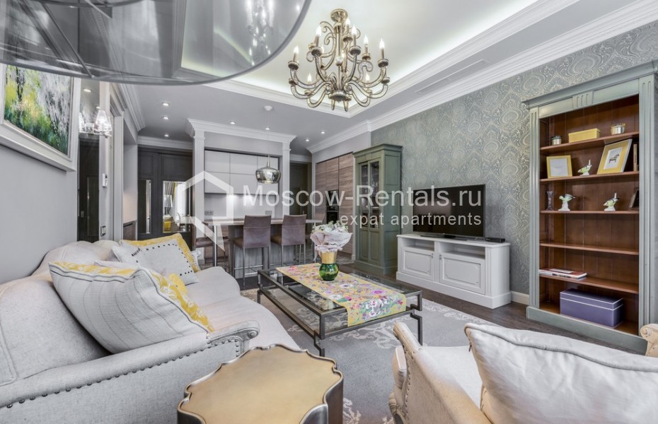 Photo #2 4-room (3 BR) apartment for <a href="http://moscow-rentals.ru/en/articles/long-term-rent" target="_blank">a long-term</a> rent
 in Russia, Moscow, Lva Tolstogo str., 23к1