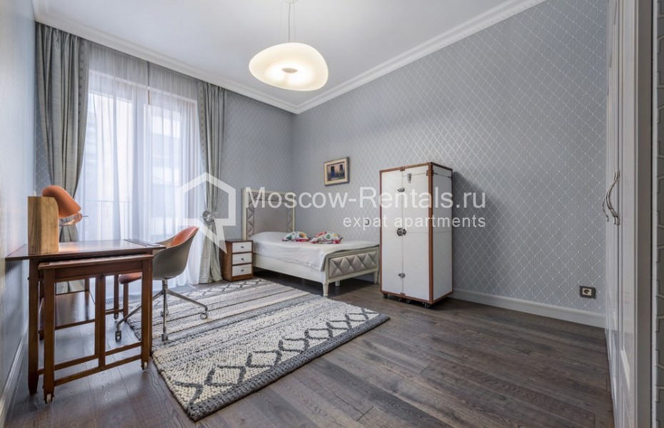 Photo #9 4-room (3 BR) apartment for <a href="http://moscow-rentals.ru/en/articles/long-term-rent" target="_blank">a long-term</a> rent
 in Russia, Moscow, Lva Tolstogo str., 23к1