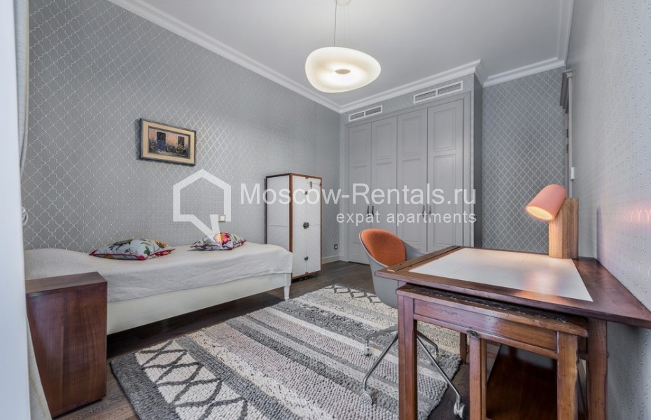 Photo #11 4-room (3 BR) apartment for <a href="http://moscow-rentals.ru/en/articles/long-term-rent" target="_blank">a long-term</a> rent
 in Russia, Moscow, Lva Tolstogo str., 23к1