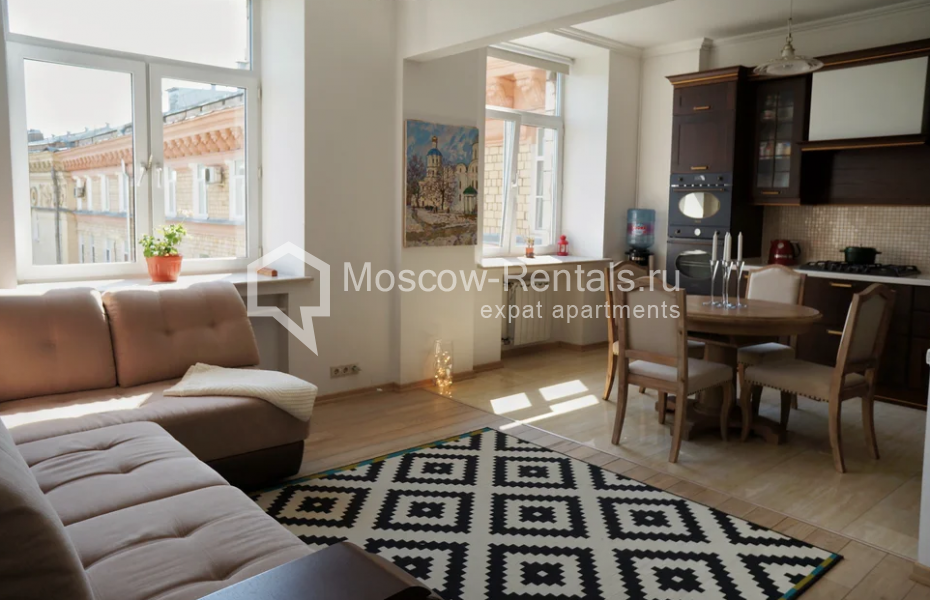 Photo #2 3-room (2 BR) apartment for <a href="http://moscow-rentals.ru/en/articles/long-term-rent" target="_blank">a long-term</a> rent
 in Russia, Moscow, 3rd Frunzenskaya str., 4