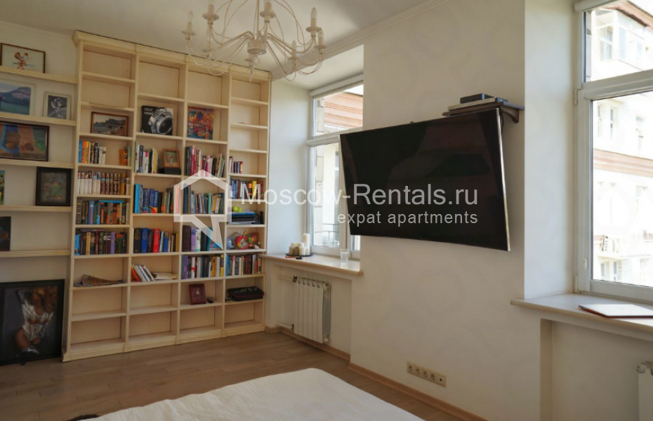 Photo #5 3-room (2 BR) apartment for <a href="http://moscow-rentals.ru/en/articles/long-term-rent" target="_blank">a long-term</a> rent
 in Russia, Moscow, 3rd Frunzenskaya str., 4