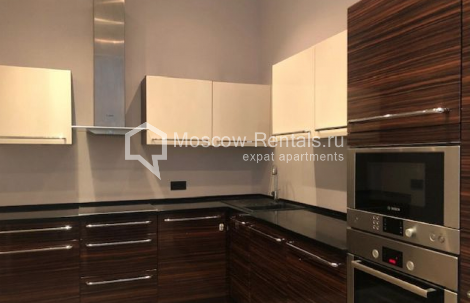 Photo #5 3-room (2 BR) apartment for <a href="http://moscow-rentals.ru/en/articles/long-term-rent" target="_blank">a long-term</a> rent
 in Russia, Moscow, Usacheva str, 2С3