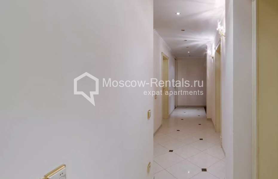 Photo #7 4-room (3 BR) apartment for <a href="http://moscow-rentals.ru/en/articles/long-term-rent" target="_blank">a long-term</a> rent
 in Russia, Moscow, Komsolmolskyi prosp., 32К2