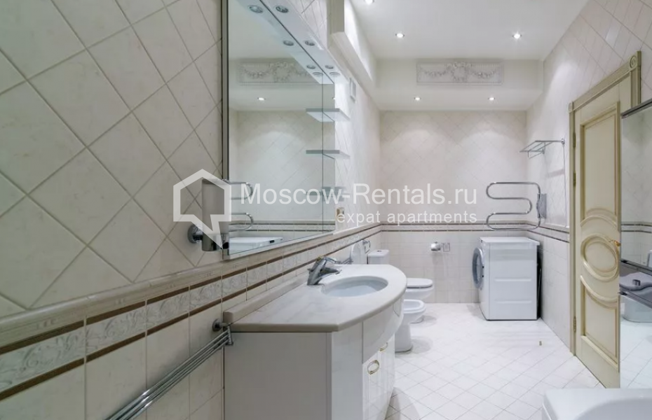 Photo #15 4-room (3 BR) apartment for <a href="http://moscow-rentals.ru/en/articles/long-term-rent" target="_blank">a long-term</a> rent
 in Russia, Moscow, Komsolmolskyi prosp., 32К2