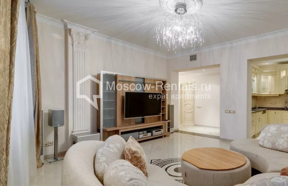 Photo #1 4-room (3 BR) apartment for <a href="http://moscow-rentals.ru/en/articles/long-term-rent" target="_blank">a long-term</a> rent
 in Russia, Moscow, Komsolmolskyi prosp., 32К2