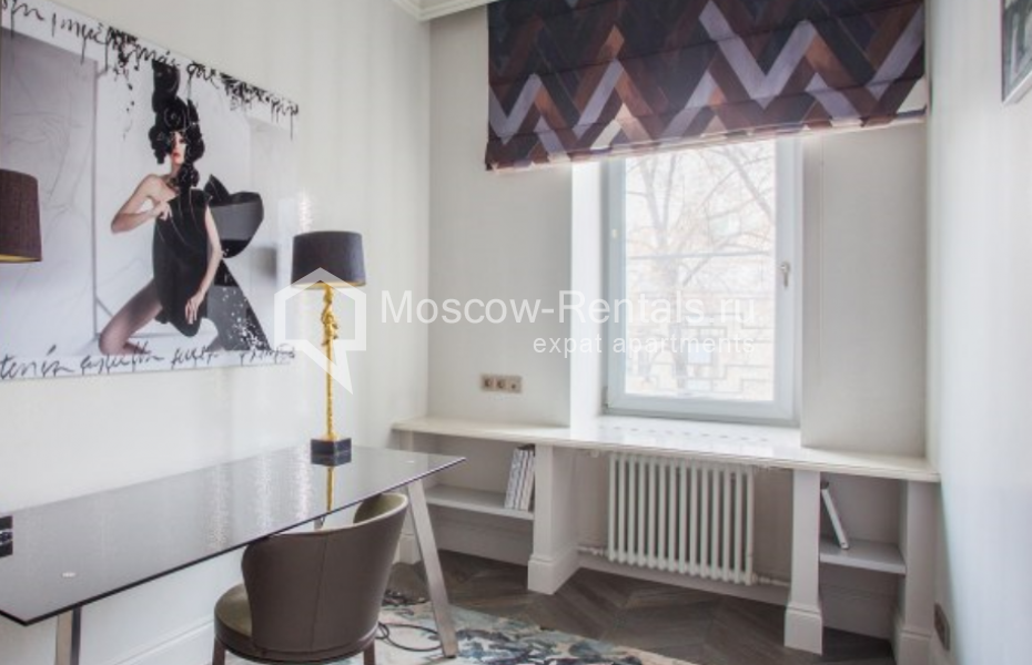 Photo #8 4-room (3 BR) apartment for <a href="http://moscow-rentals.ru/en/articles/long-term-rent" target="_blank">a long-term</a> rent
 in Russia, Moscow, Trekhprudnyi lane, 11/13С2
