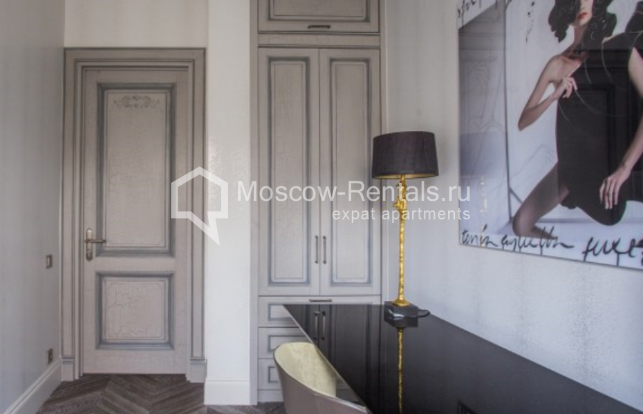 Photo #7 4-room (3 BR) apartment for <a href="http://moscow-rentals.ru/en/articles/long-term-rent" target="_blank">a long-term</a> rent
 in Russia, Moscow, Trekhprudnyi lane, 11/13С2
