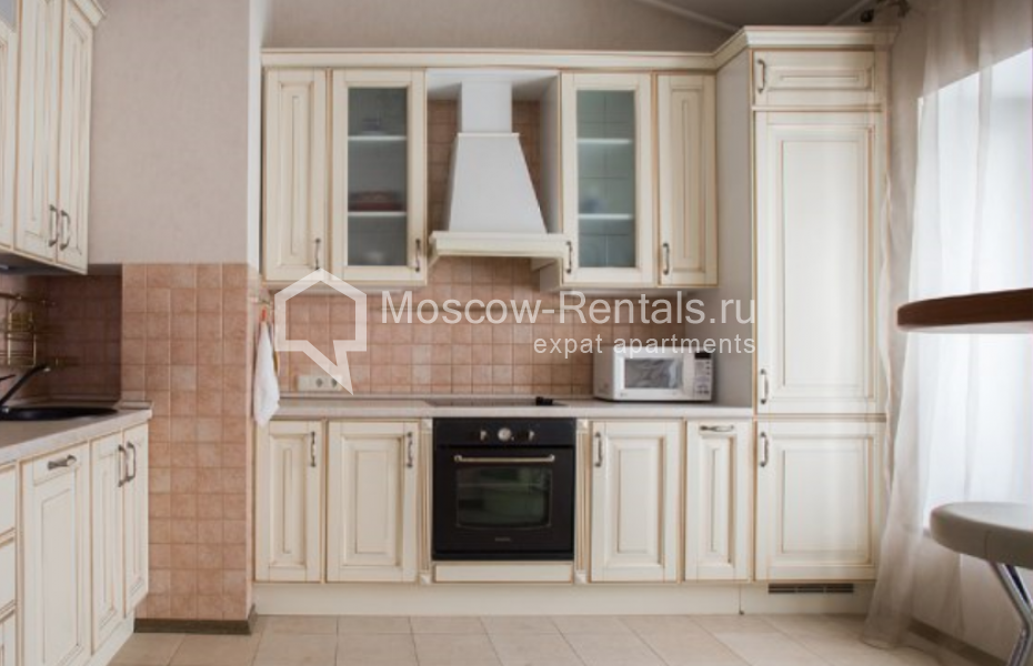 Photo #4 3-room (2 BR) apartment for <a href="http://moscow-rentals.ru/en/articles/long-term-rent" target="_blank">a long-term</a> rent
 in Russia, Moscow, Ostozhenka str, 20