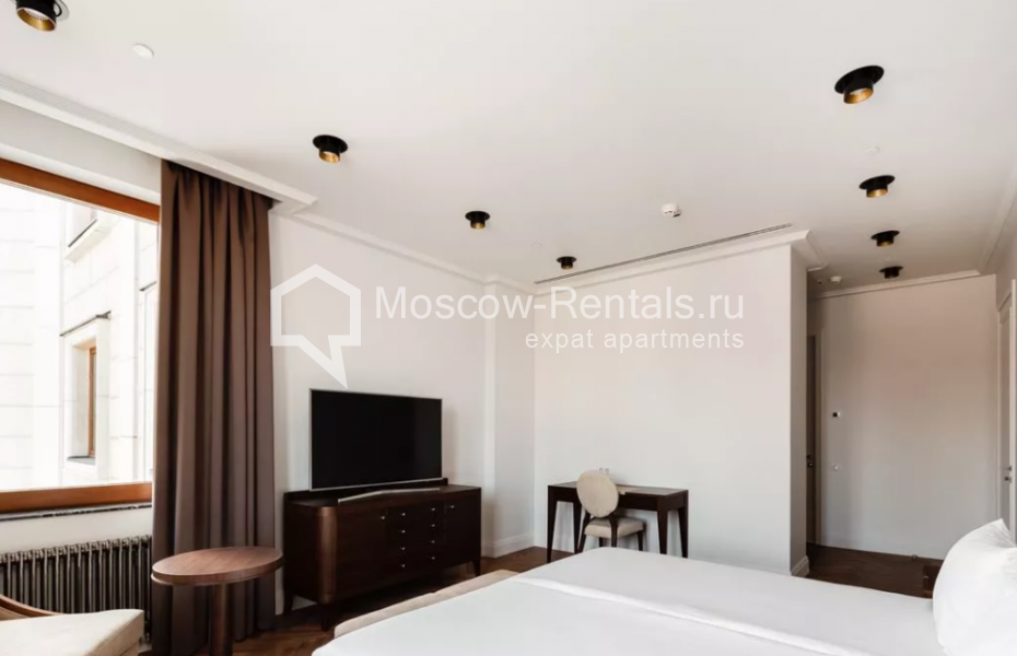 Photo #10 7-room (6 BR) apartment for <a href="http://moscow-rentals.ru/en/articles/long-term-rent" target="_blank">a long-term</a> rent
 in Russia, Moscow, Okhotnyi Ryad str, 2