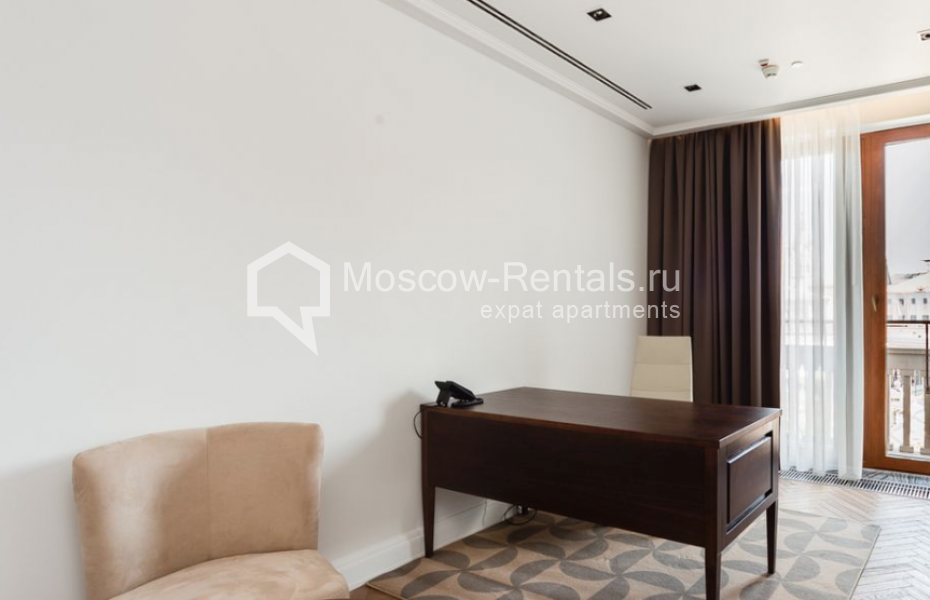 Photo #20 7-room (6 BR) apartment for <a href="http://moscow-rentals.ru/en/articles/long-term-rent" target="_blank">a long-term</a> rent
 in Russia, Moscow, Okhotnyi Ryad str, 2