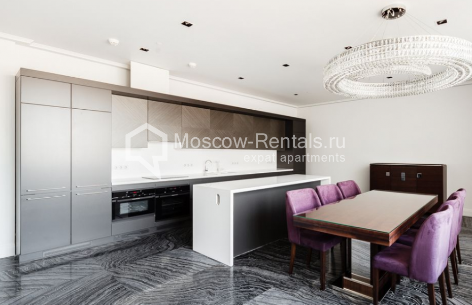 Photo #23 7-room (6 BR) apartment for <a href="http://moscow-rentals.ru/en/articles/long-term-rent" target="_blank">a long-term</a> rent
 in Russia, Moscow, Okhotnyi Ryad str, 2
