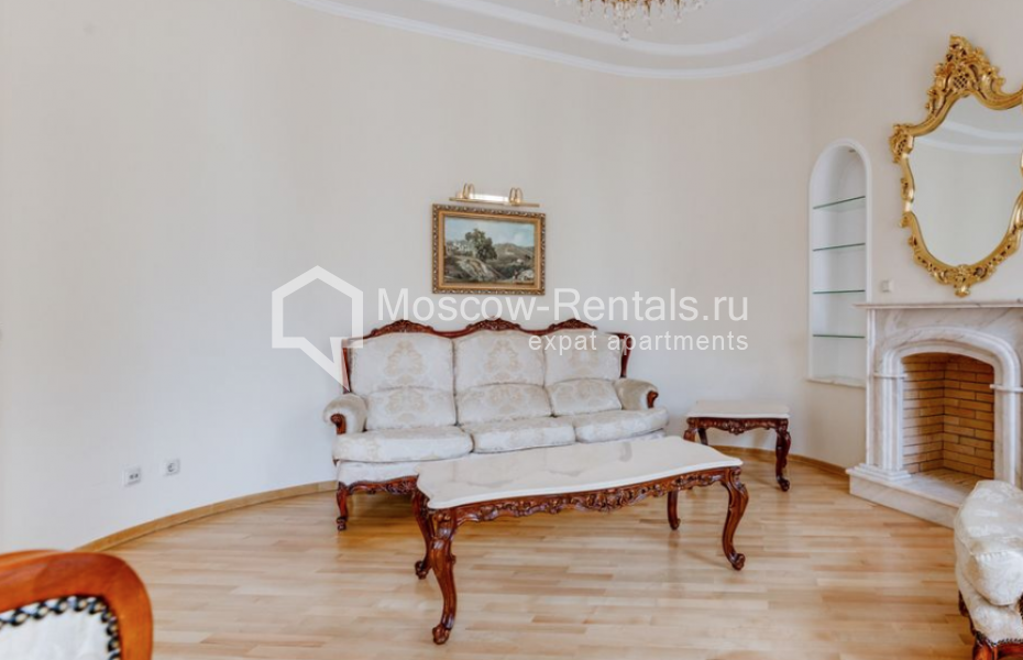 Photo #3 4-room (3 BR) apartment for <a href="http://moscow-rentals.ru/en/articles/long-term-rent" target="_blank">a long-term</a> rent
 in Russia, Moscow, Arbat str, 43