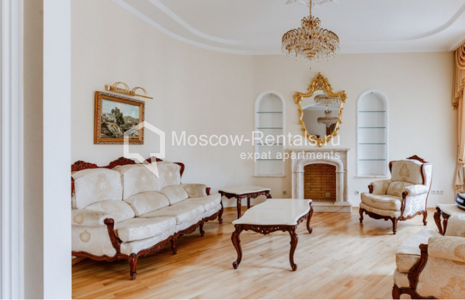 Photo #4 4-room (3 BR) apartment for <a href="http://moscow-rentals.ru/en/articles/long-term-rent" target="_blank">a long-term</a> rent
 in Russia, Moscow, Arbat str, 43