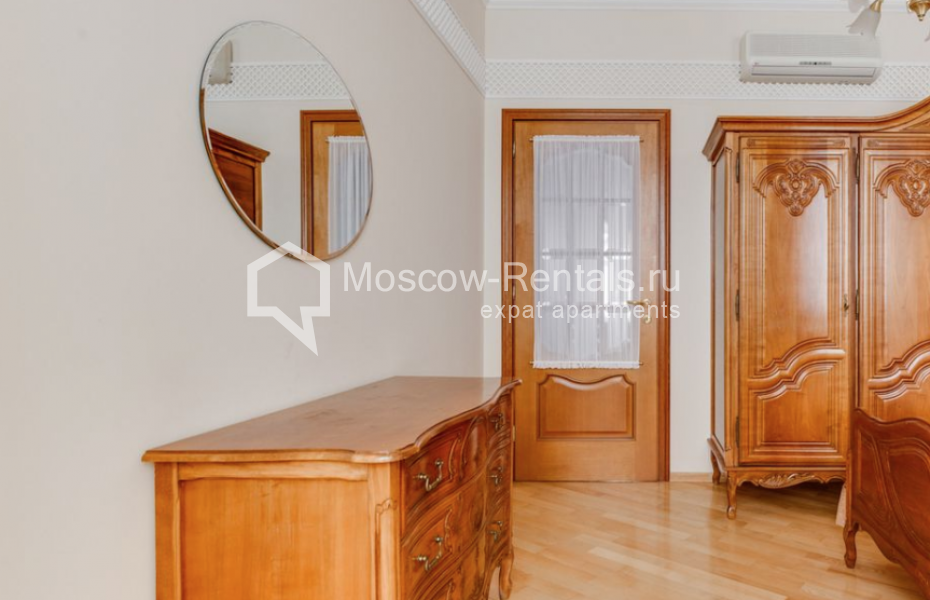 Photo #9 4-room (3 BR) apartment for <a href="http://moscow-rentals.ru/en/articles/long-term-rent" target="_blank">a long-term</a> rent
 in Russia, Moscow, Arbat str, 43