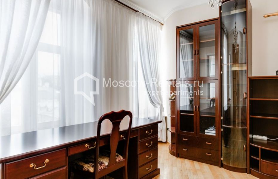Photo #19 4-room (3 BR) apartment for <a href="http://moscow-rentals.ru/en/articles/long-term-rent" target="_blank">a long-term</a> rent
 in Russia, Moscow, Arbat str, 43