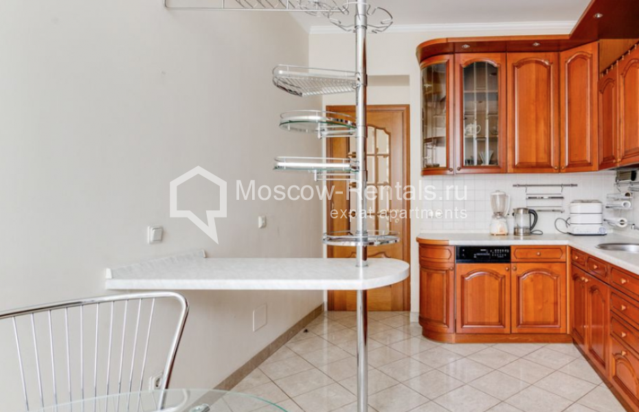 Photo #22 4-room (3 BR) apartment for <a href="http://moscow-rentals.ru/en/articles/long-term-rent" target="_blank">a long-term</a> rent
 in Russia, Moscow, Arbat str, 43