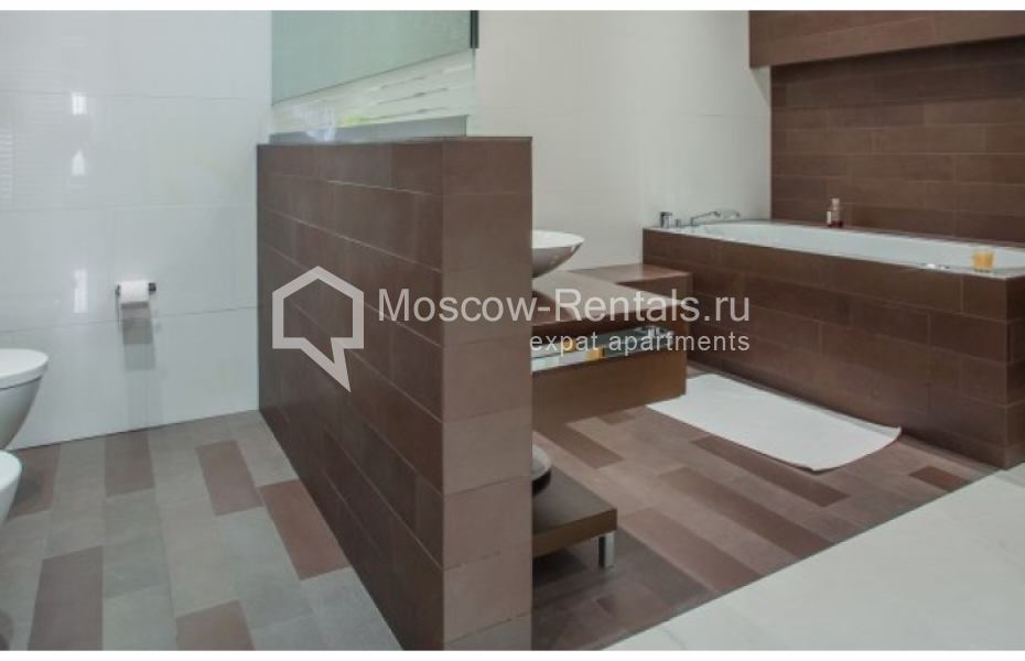 Photo #13 3-room (2 BR) apartment for <a href="http://moscow-rentals.ru/en/articles/long-term-rent" target="_blank">a long-term</a> rent
 in Russia, Moscow, 1st Kolobovskyi lane, 14