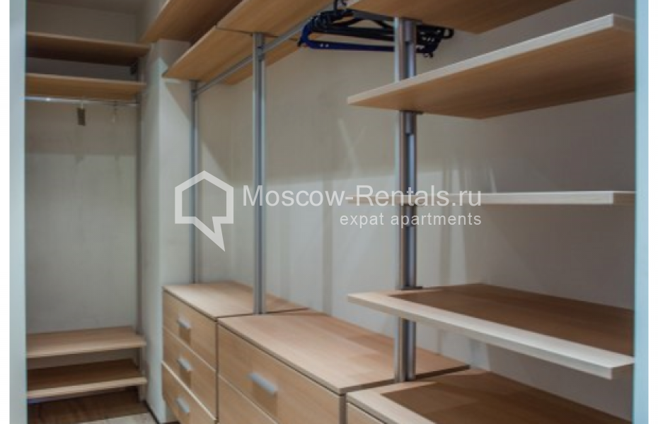 Photo #10 3-room (2 BR) apartment for <a href="http://moscow-rentals.ru/en/articles/long-term-rent" target="_blank">a long-term</a> rent
 in Russia, Moscow, 1st Kolobovskyi lane, 14
