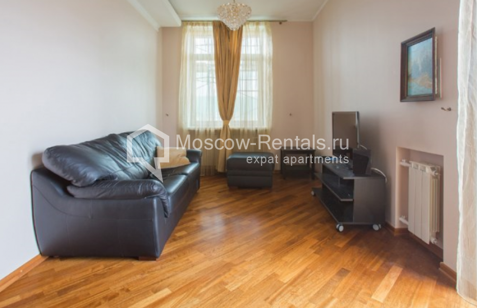 Photo #1 2-room (1 BR) apartment for <a href="http://moscow-rentals.ru/en/articles/long-term-rent" target="_blank">a long-term</a> rent
 in Russia, Moscow, Karetnyi Ryad str, 5/10 С 2