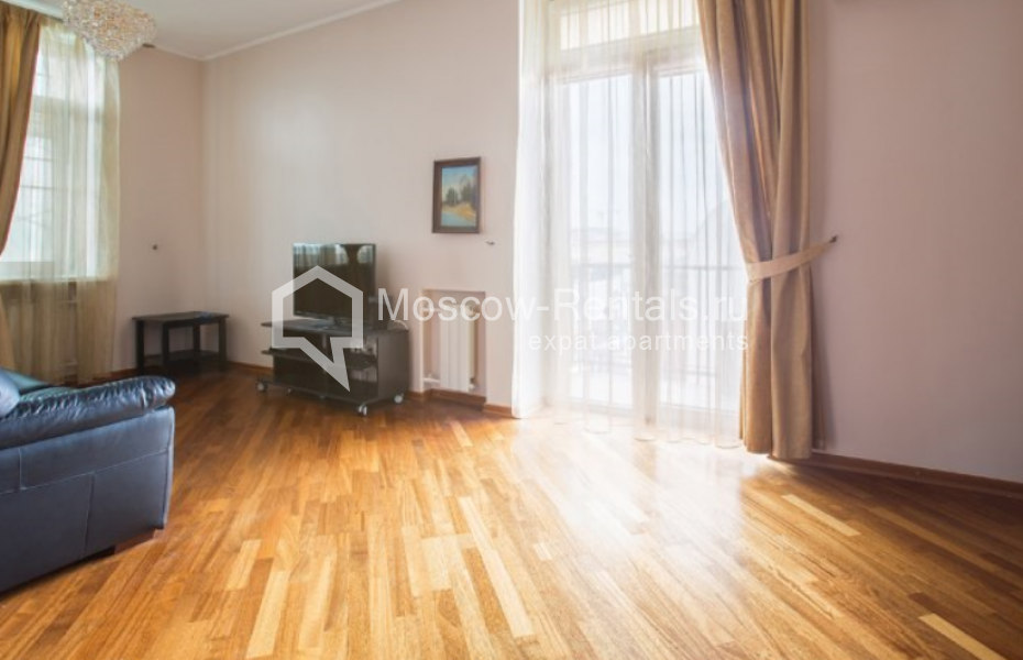 Photo #3 2-room (1 BR) apartment for <a href="http://moscow-rentals.ru/en/articles/long-term-rent" target="_blank">a long-term</a> rent
 in Russia, Moscow, Karetnyi Ryad str, 5/10 С 2