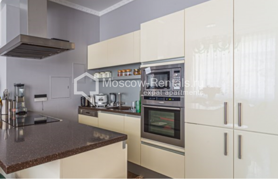 Photo #7 3-room (2 BR) apartment for <a href="http://moscow-rentals.ru/en/articles/long-term-rent" target="_blank">a long-term</a> rent
 in Russia, Moscow, 1st Kolobovskyi lane, 14