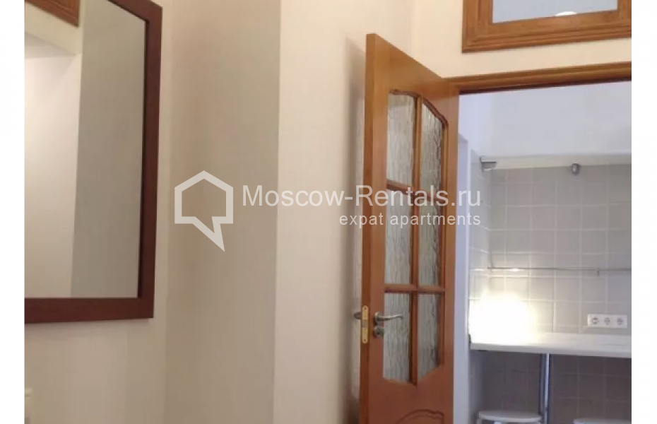 Photo #8 2-room (1 BR) apartment for <a href="http://moscow-rentals.ru/en/articles/long-term-rent" target="_blank">a long-term</a> rent
 in Russia, Moscow, Trekhprudnyi lane, 8