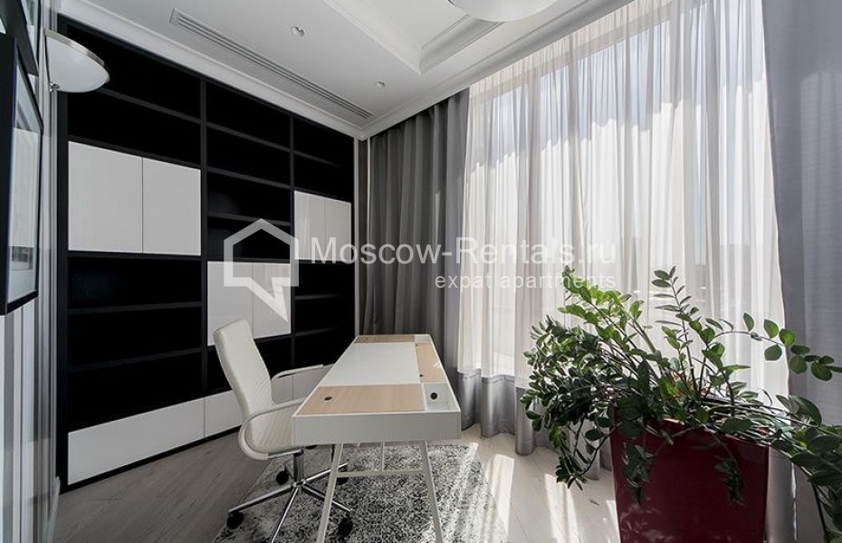 Photo #12 4-room (3 BR) apartment for <a href="http://moscow-rentals.ru/en/articles/long-term-rent" target="_blank">a long-term</a> rent
 in Russia, Moscow, New Arbat str, 27
