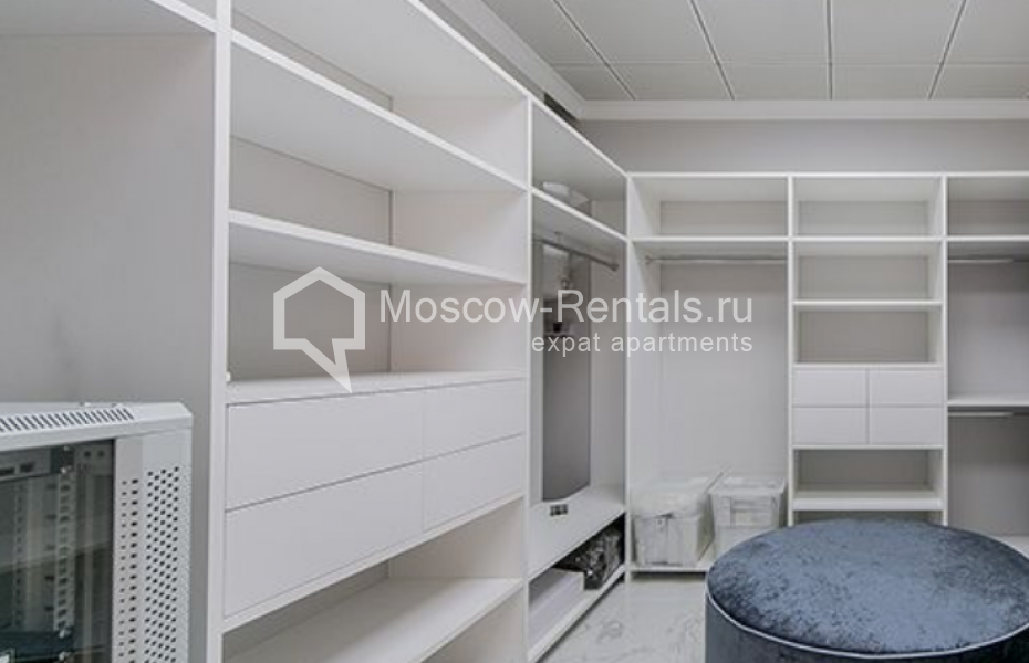 Photo #19 4-room (3 BR) apartment for <a href="http://moscow-rentals.ru/en/articles/long-term-rent" target="_blank">a long-term</a> rent
 in Russia, Moscow, New Arbat str, 27