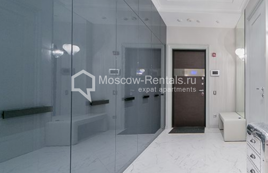 Photo #20 4-room (3 BR) apartment for <a href="http://moscow-rentals.ru/en/articles/long-term-rent" target="_blank">a long-term</a> rent
 in Russia, Moscow, New Arbat str, 27