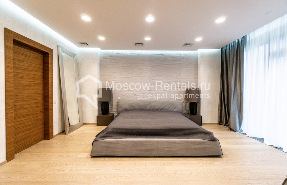Photo #10 3-room (2 BR) apartment for <a href="http://moscow-rentals.ru/en/articles/long-term-rent" target="_blank">a long-term</a> rent
 in Russia, Moscow, Presnenskaya emb, 8с1