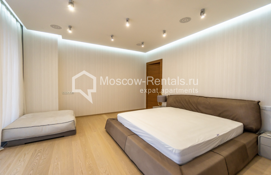 Photo #14 3-room (2 BR) apartment for <a href="http://moscow-rentals.ru/en/articles/long-term-rent" target="_blank">a long-term</a> rent
 in Russia, Moscow, Presnenskaya emb, 8с1