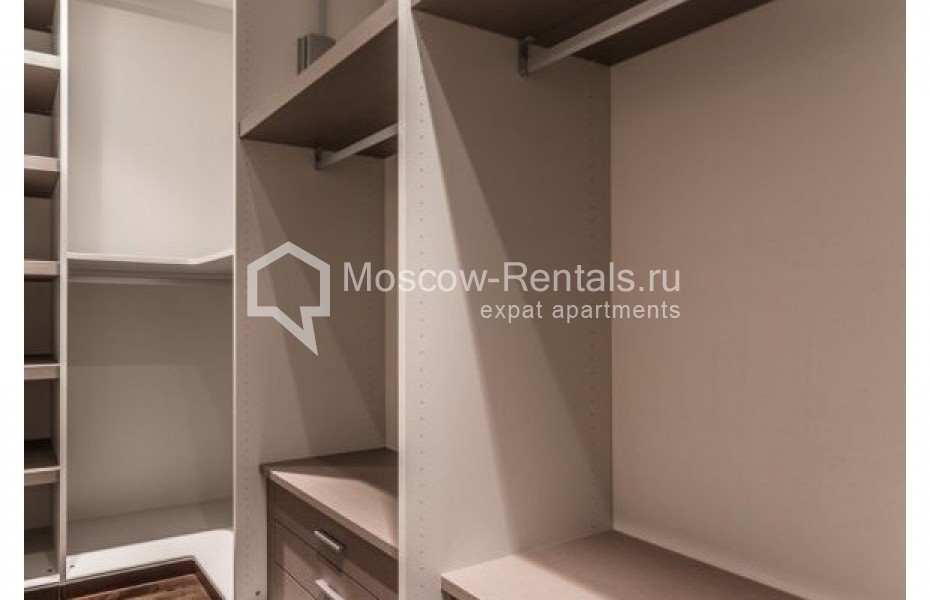 Photo #16 3-room (2 BR) apartment for <a href="http://moscow-rentals.ru/en/articles/long-term-rent" target="_blank">a long-term</a> rent
 in Russia, Moscow, Presnenskaya emb, 8с1