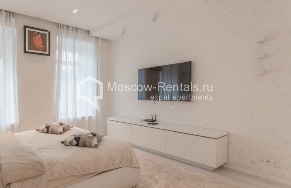 Photo #9 4-room (3 BR) apartment for <a href="http://moscow-rentals.ru/en/articles/long-term-rent" target="_blank">a long-term</a> rent
 in Russia, Moscow, Sadovaya-Spasskaya str, 19к1