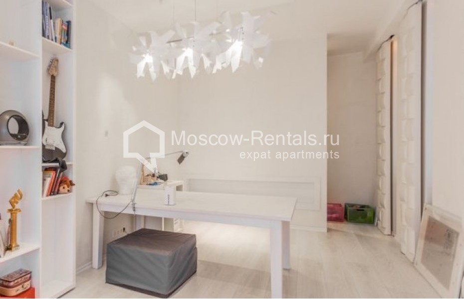 Photo #15 4-room (3 BR) apartment for <a href="http://moscow-rentals.ru/en/articles/long-term-rent" target="_blank">a long-term</a> rent
 in Russia, Moscow, Sadovaya-Spasskaya str, 19к1