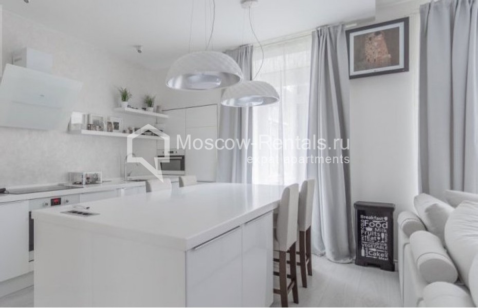 Photo #3 4-room (3 BR) apartment for <a href="http://moscow-rentals.ru/en/articles/long-term-rent" target="_blank">a long-term</a> rent
 in Russia, Moscow, Sadovaya-Spasskaya str, 19к1