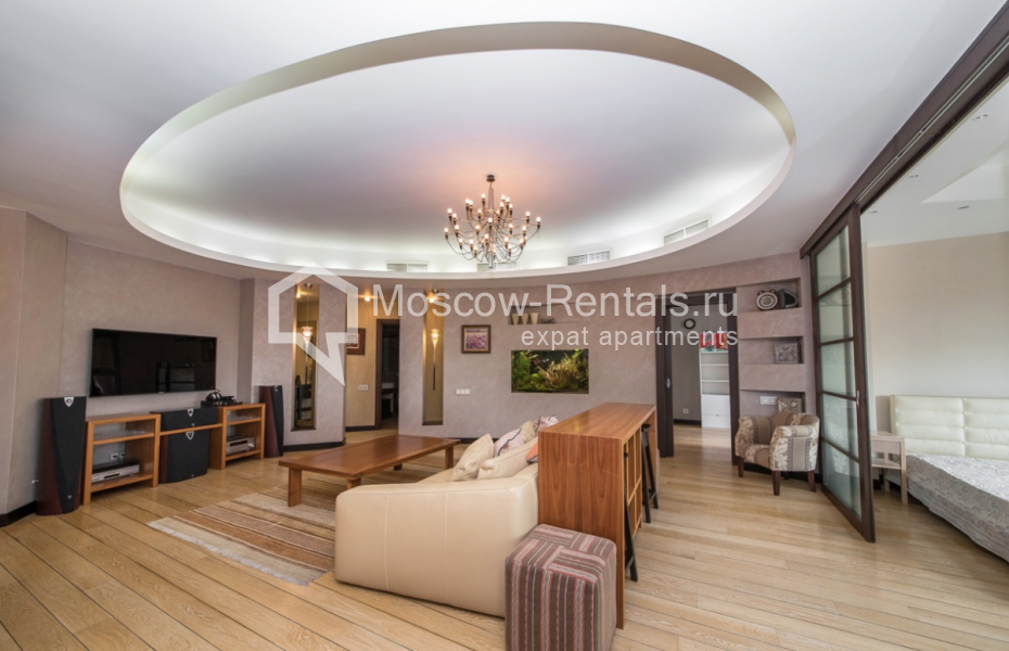 Photo #1 4-room (3 BR) apartment for <a href="http://moscow-rentals.ru/en/articles/long-term-rent" target="_blank">a long-term</a> rent
 in Russia, Moscow, Leninkyi propsp, 106К1