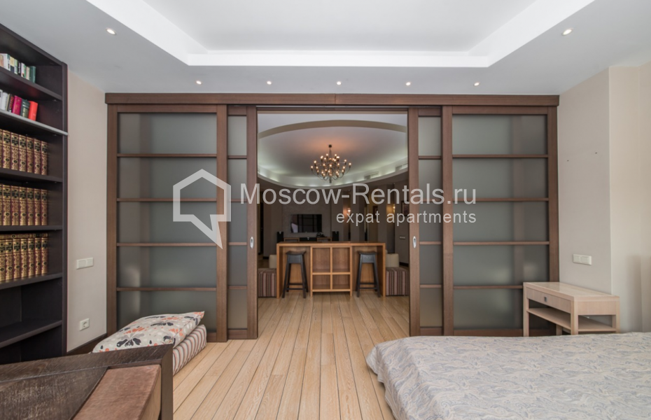 Photo #8 4-room (3 BR) apartment for <a href="http://moscow-rentals.ru/en/articles/long-term-rent" target="_blank">a long-term</a> rent
 in Russia, Moscow, Leninkyi propsp, 106К1
