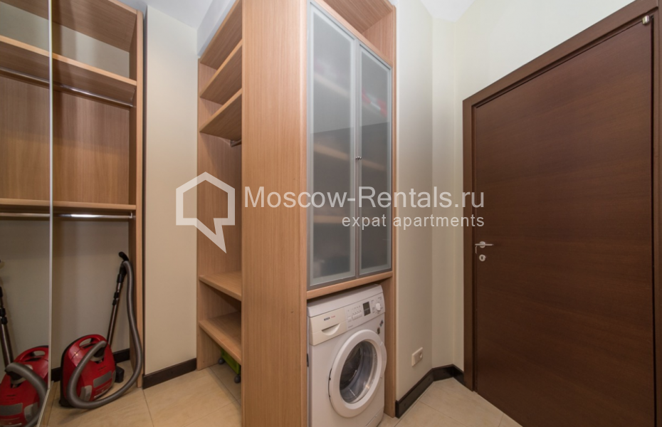 Photo #16 4-room (3 BR) apartment for <a href="http://moscow-rentals.ru/en/articles/long-term-rent" target="_blank">a long-term</a> rent
 in Russia, Moscow, Leninkyi propsp, 106К1