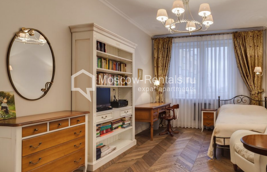 Photo #12 4-room (3 BR) apartment for <a href="http://moscow-rentals.ru/en/articles/long-term-rent" target="_blank">a long-term</a> rent
 in Russia, Moscow, Ruzheinyi lane, 3