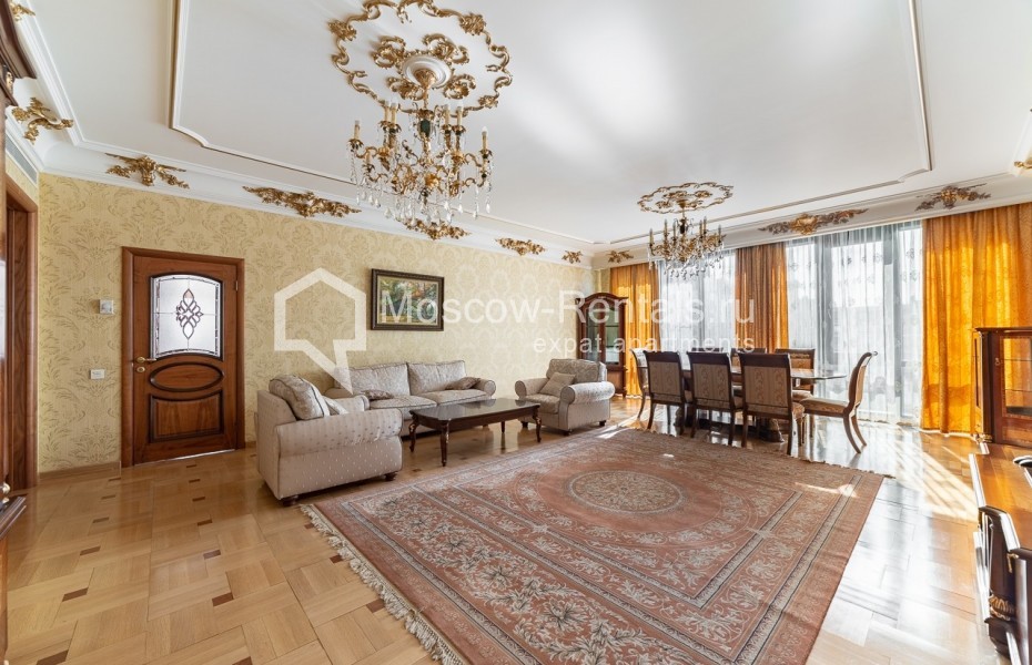 Photo #1 4-room (3 BR) apartment for <a href="http://moscow-rentals.ru/en/articles/long-term-rent" target="_blank">a long-term</a> rent
 in Russia, Moscow, Podsosenskyi lane, 3