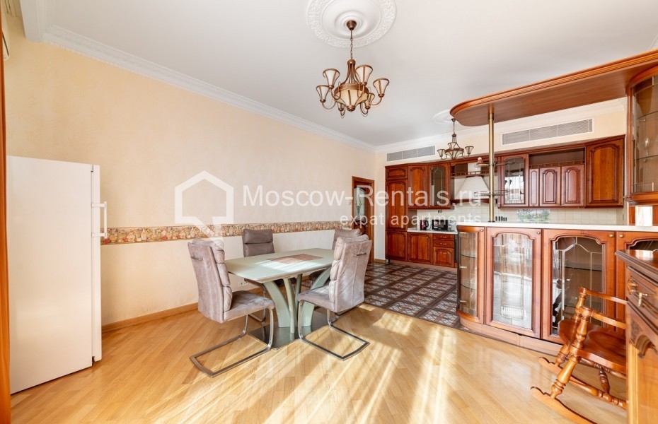 Photo #6 4-room (3 BR) apartment for <a href="http://moscow-rentals.ru/en/articles/long-term-rent" target="_blank">a long-term</a> rent
 in Russia, Moscow, Podsosenskyi lane, 3