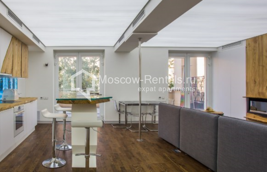 Photo #2 3-room (2 BR) apartment for <a href="http://moscow-rentals.ru/en/articles/long-term-rent" target="_blank">a long-term</a> rent
 in Russia, Moscow, Frunzenskaya emb, 32