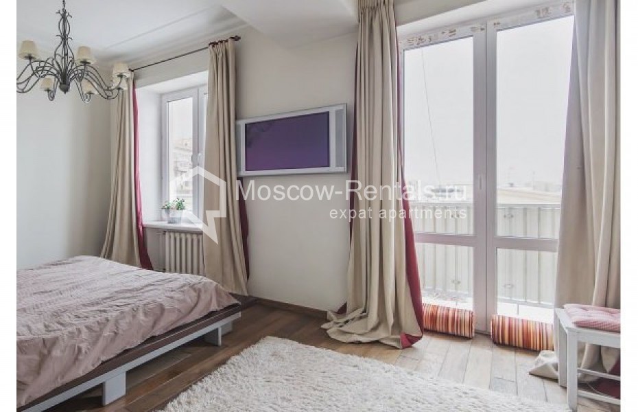 Photo #10 3-room (2 BR) apartment for <a href="http://moscow-rentals.ru/en/articles/long-term-rent" target="_blank">a long-term</a> rent
 in Russia, Moscow, Tverskaya str., 19А