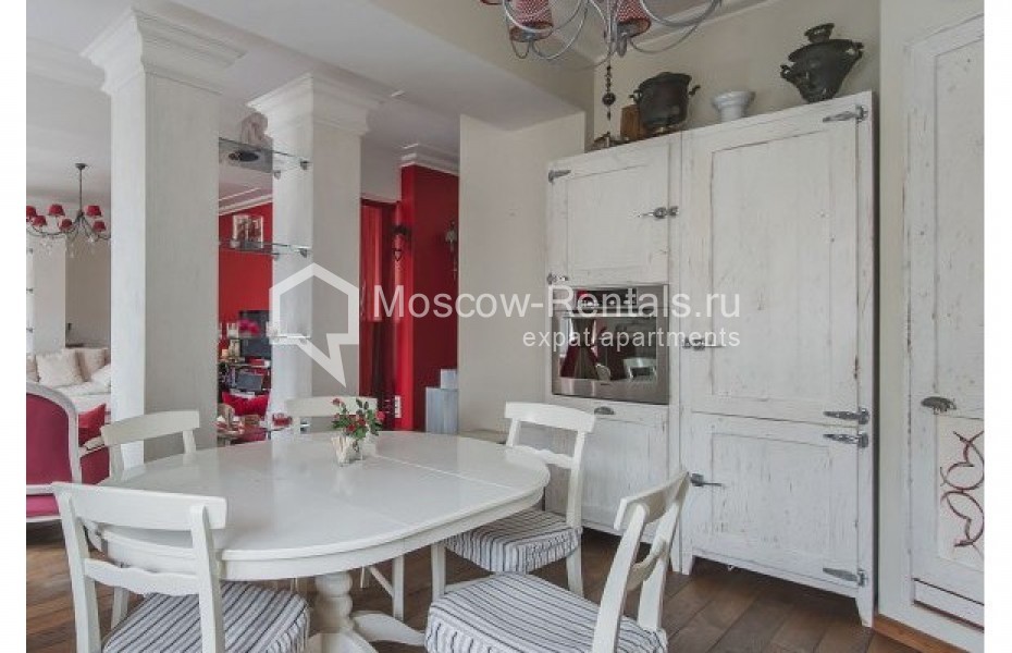 Photo #5 3-room (2 BR) apartment for <a href="http://moscow-rentals.ru/en/articles/long-term-rent" target="_blank">a long-term</a> rent
 in Russia, Moscow, Tverskaya str., 19А