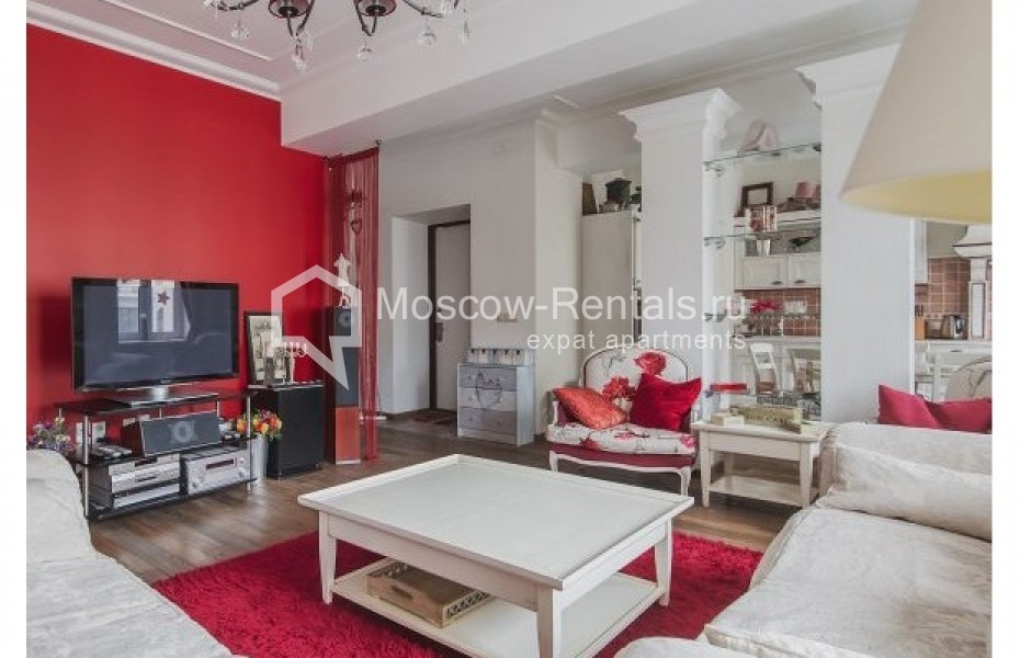 Photo #3 3-room (2 BR) apartment for <a href="http://moscow-rentals.ru/en/articles/long-term-rent" target="_blank">a long-term</a> rent
 in Russia, Moscow, Tverskaya str., 19А