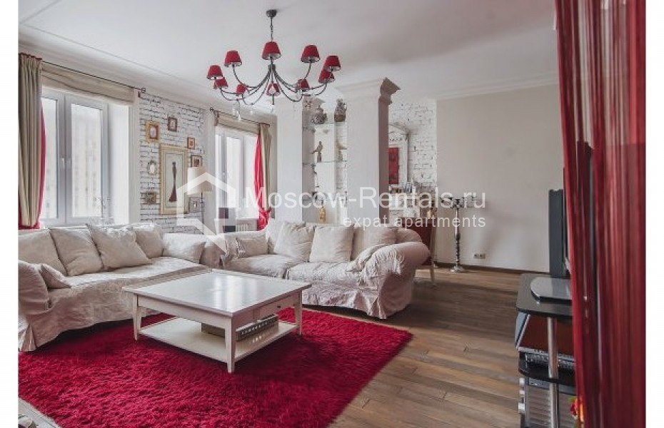 Photo #2 3-room (2 BR) apartment for <a href="http://moscow-rentals.ru/en/articles/long-term-rent" target="_blank">a long-term</a> rent
 in Russia, Moscow, Tverskaya str., 19А