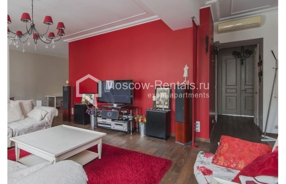 Photo #4 3-room (2 BR) apartment for <a href="http://moscow-rentals.ru/en/articles/long-term-rent" target="_blank">a long-term</a> rent
 in Russia, Moscow, Tverskaya str., 19А
