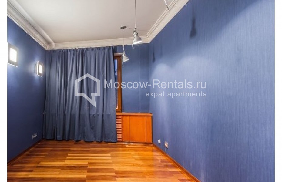 Photo #13 4-room (3 BR) apartment for <a href="http://moscow-rentals.ru/en/articles/long-term-rent" target="_blank">a long-term</a> rent
 in Russia, Moscow, 1st Kolobovskyi lane, 18